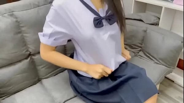 คลิปสาวไทยในชุดนักเรียนมาถูกเย็ดสดมันส์ๆ